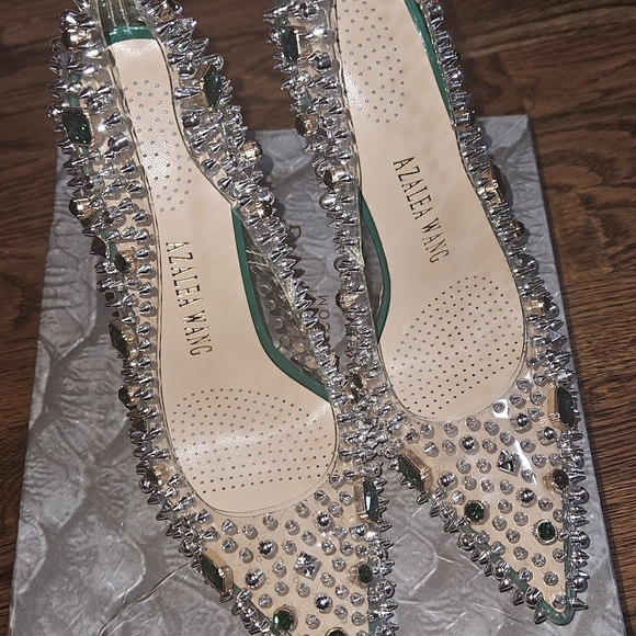 Heels - Picture 2 of 5